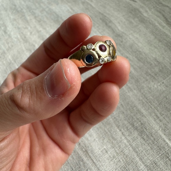 Gold Floral Cluster Ring - Picture 8 of 9